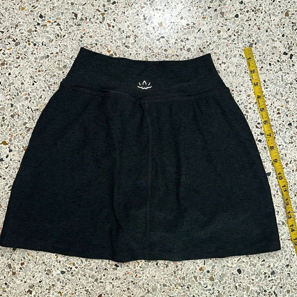 Beyond Yoga dark gray grey charcoal skirt skort XS